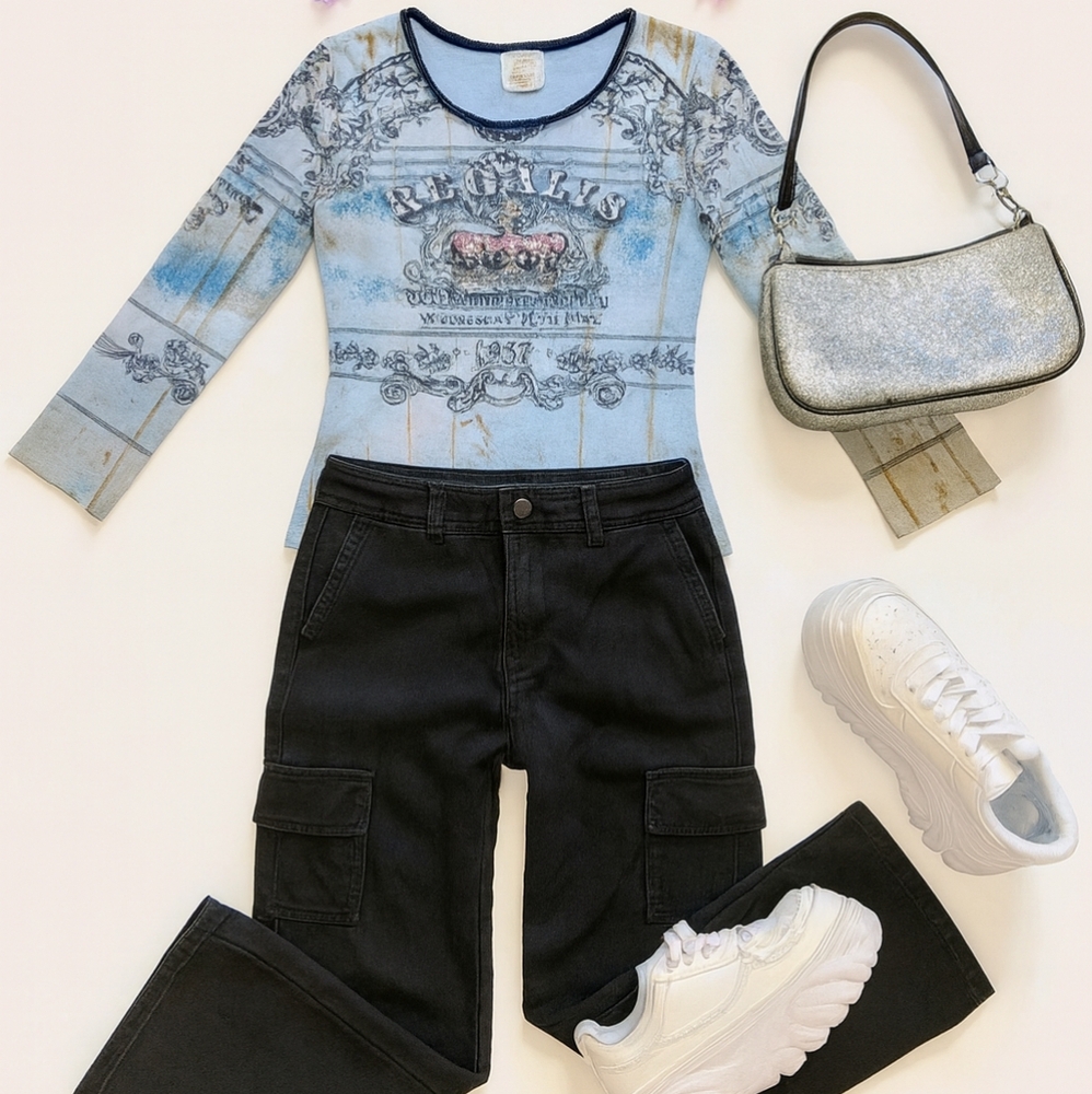 VTG Y2K Skinny Minnie "Regalis" ¾ Length Sleeve Top Size L Color Light  Blue